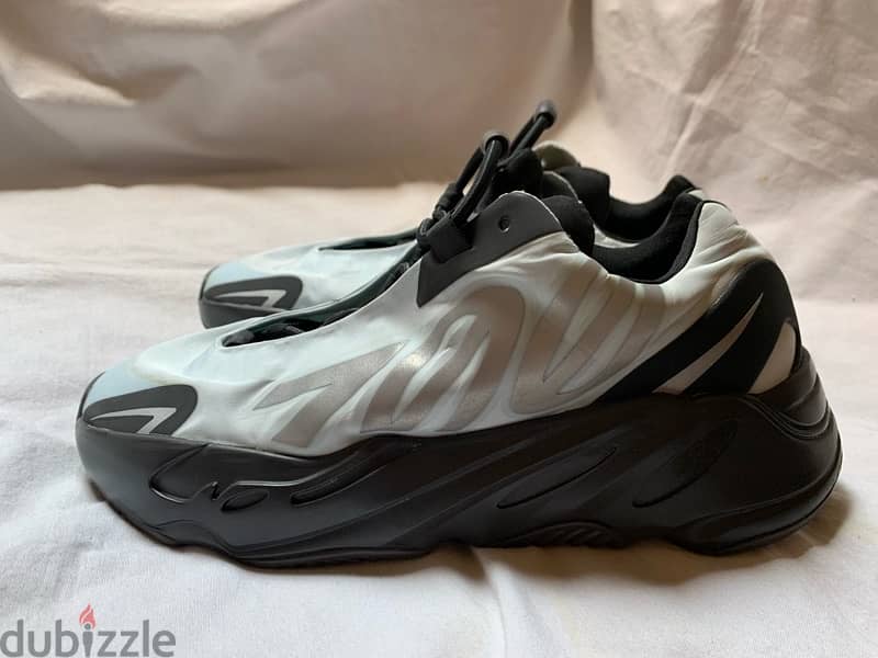 adidas Yeezy Boost 700 MNVN Blue Tint For Men Size 40.5 Used Like New 9