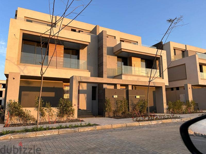 Luxury Townhouse in La Vista City New Cairo / Ready To Move / Prime Location / corner Modern تاون هاوس للبيع فى لافيستا سيتى 4