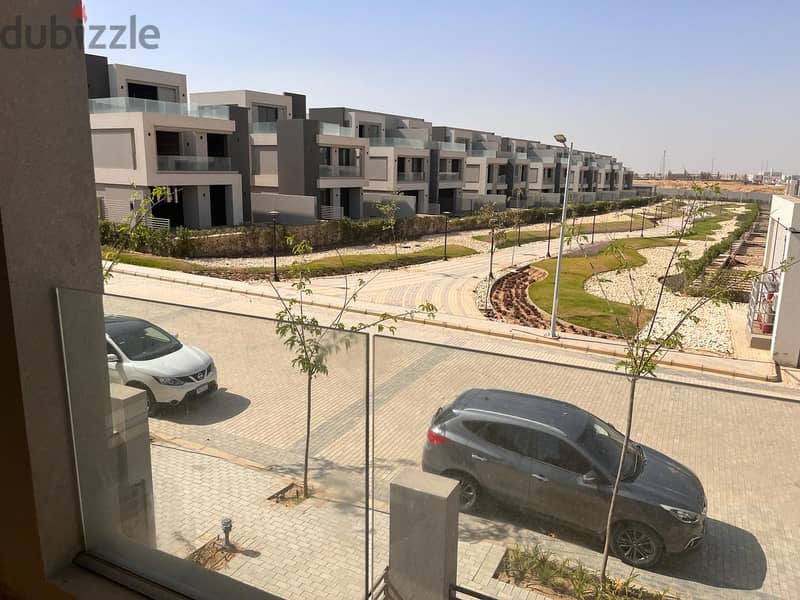 Twin house For Sale in La vista city new capital / Ready To Move With Prime Location /new cairo توين هاوس للبيع فى لافيستا سيتى 5