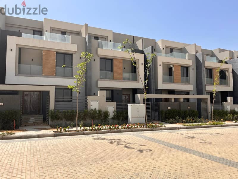 Twin house For Sale in La vista city new capital / Ready To Move With Prime Location /new cairo توين هاوس للبيع فى لافيستا سيتى 7