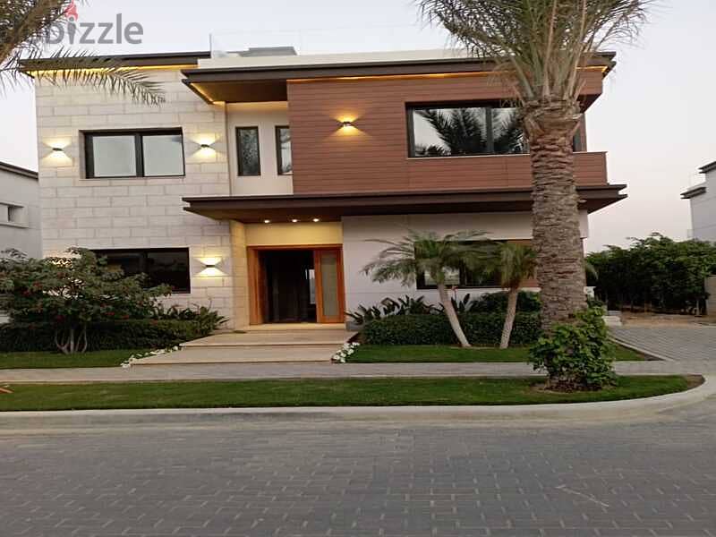 Town house middle for sale over looking the club house In Azzar 2 2