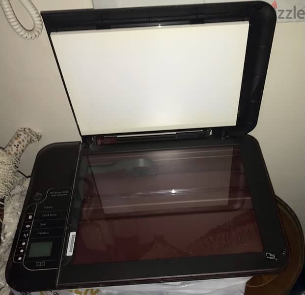 hp printer with screen and scanner . يبطبع ابيض و اسود و الوان . 3
