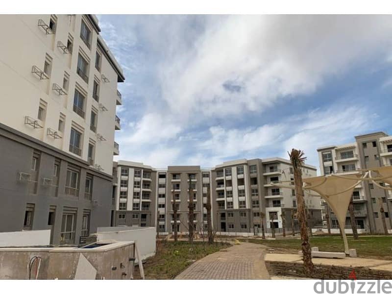 apartment 210 m with garden prime location under market price , in Hyde Park Compound, Fifth Settlement 7