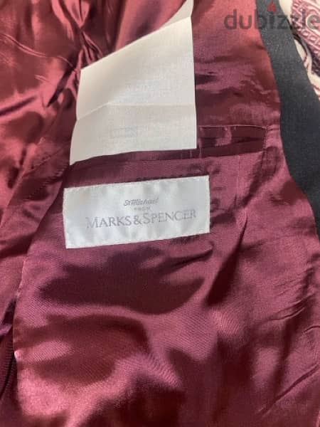 Marks and spencer tuxedo suite worn for only 6 hours, size 58 euro 5