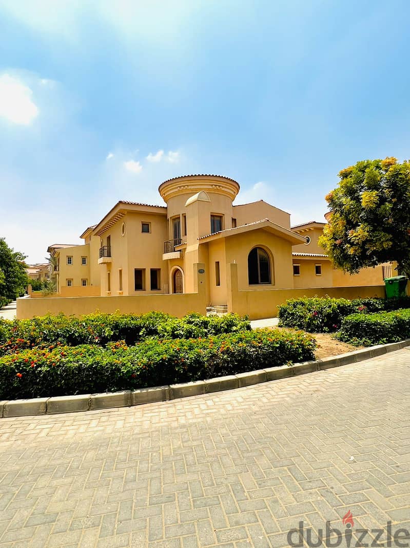 Town house215m view on largest park landscape delivered soon in hyde park new cairo 2