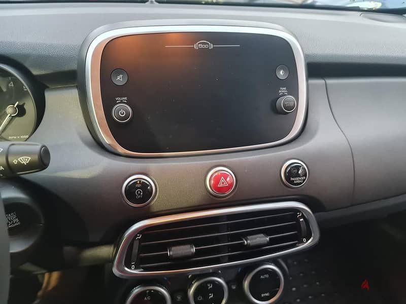 Fiat 500X - SILVER*RED - 1400 CC - 16.000 KM - LICENSE END AUGUST/2025 5
