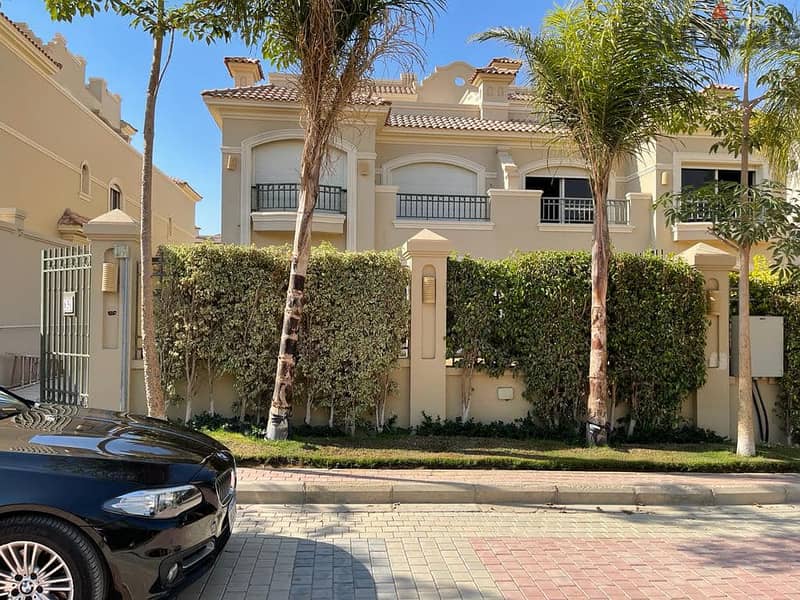 Townhouse villa 196m for sale in La Vista El Patio 5 East Shorouk City next to the airport immediate delivery in installments over 5 years No interest 5