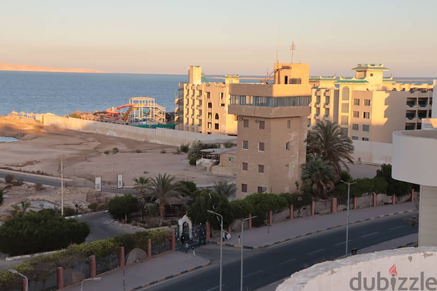 Own your apartment in Hurghada, overlooking the sea and the swimming pool 26