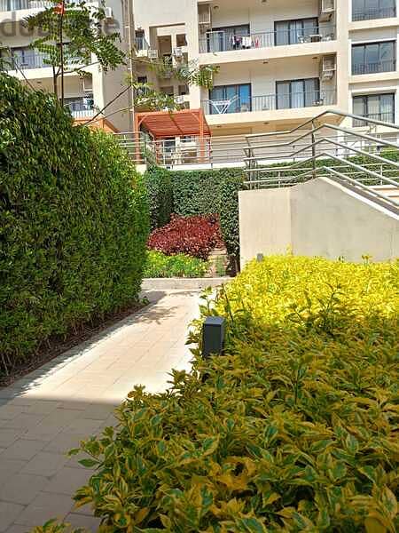 Apartment Fully Finished With Acs , Prime Location For Sale at Fifth square - El Marasem 5