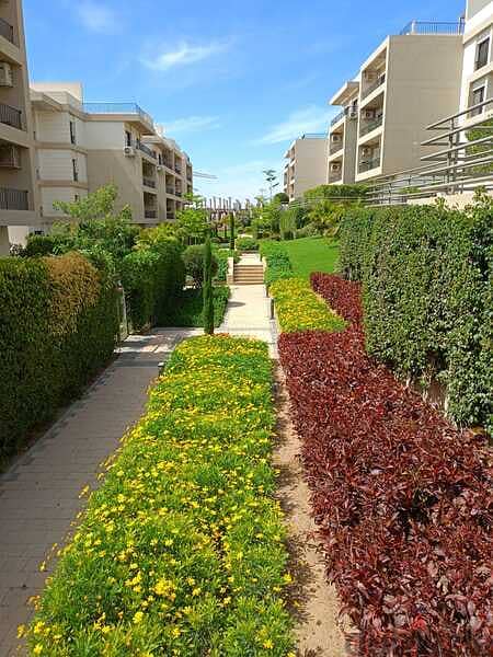 Apartment Fully Finished With Acs , Prime Location For Sale at Fifth square - El Marasem 8