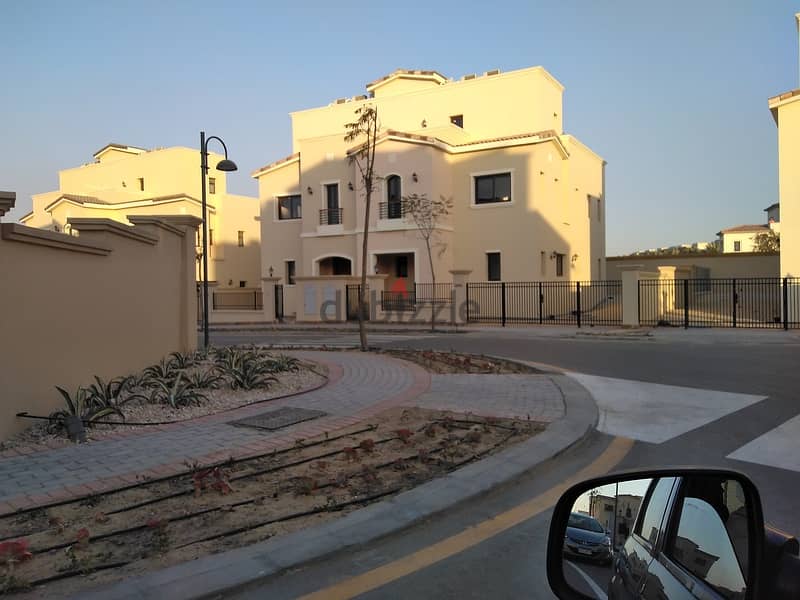 Standalone Villa 667m fully finished for sale in Uptown Cairo 1