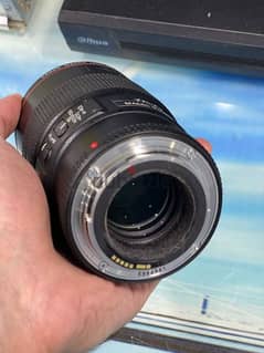 Canon EF 100mm f/2.8L Macro IS USM Lens 0