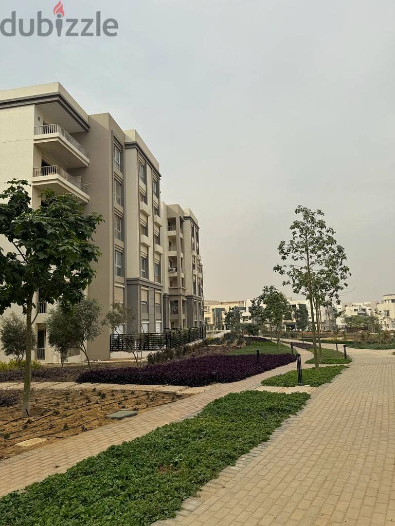 With installments Apartment 118m view on  club corner in prime location in compound  hyde park new cairo 3