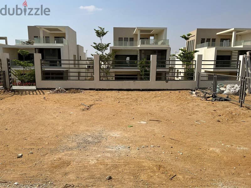 for sale Townhouse Corner 350 m, very prime location, 75% finished, at the price of the Middle Town, ready to move in Al Marasem Compound, Fifth Settl 1