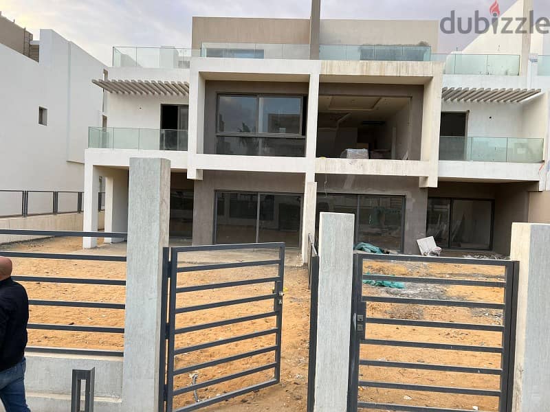 for sale Townhouse Corner 350 m, very prime location, 75% finished, at the price of the Middle Town, ready to move in Al Marasem Compound, Fifth Settl 3