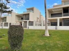for sale Townhouse Middle 250 m, prime location, finished, under market price , ready to move in Al Marasem Compound, Fifth Settlement
