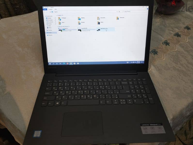 Laptop Lenovo ideapad 330-15IKB 1
