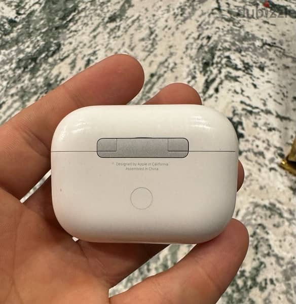 apple airpods pro (2nd generation) 1