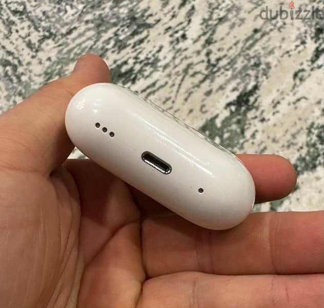 apple airpods pro (2nd generation) 4