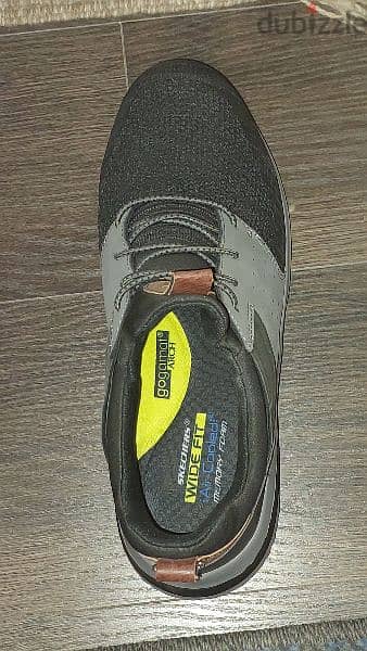 NEW skechers shoes Wide fit 7