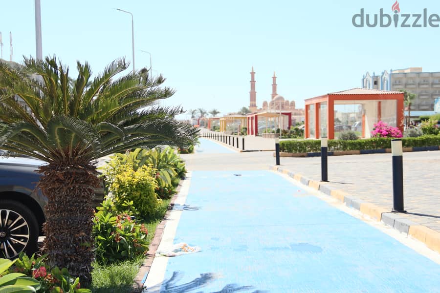 Own your apartment in a quiet location in Hurghada, overlooking the swimming pool 14