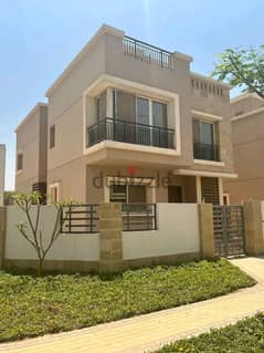 Luxury villa for sale in Taj City compound, a very special location in front of Cairo Airport, also with a 42% discount on cash (ask about the rest of