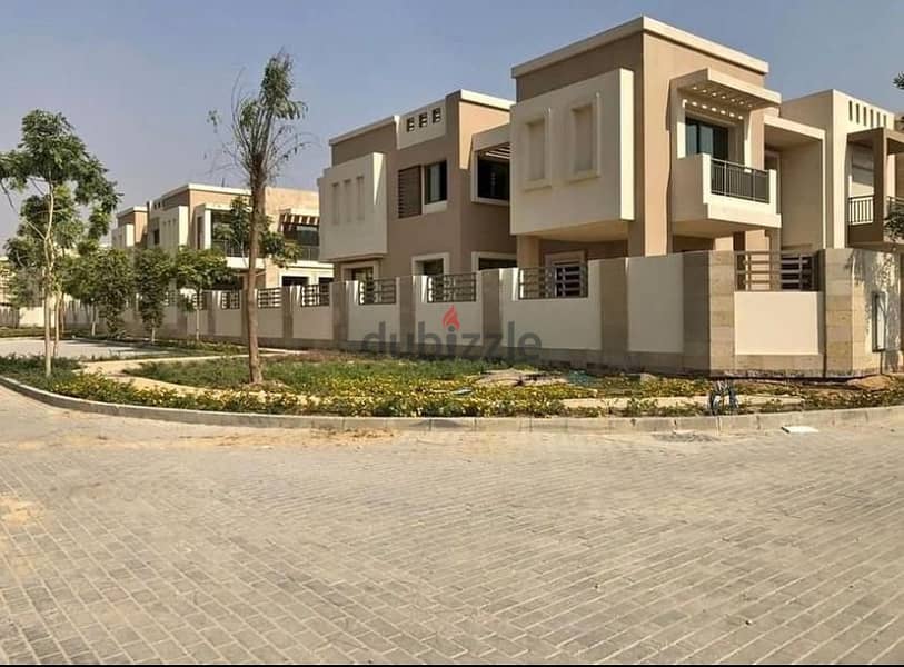 Luxury villa for sale in Taj City compound, a very special location in front of Cairo Airport, also with a 42% discount on cash (ask about the rest of 12