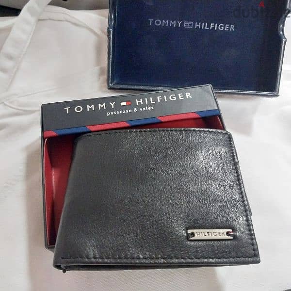 Tommy Hilfiger Passcase and Valet Wallet Genuine Leather 3