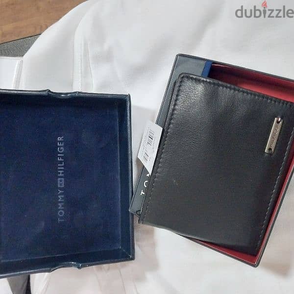 Tommy Hilfiger Passcase and Valet Wallet Genuine Leather 8
