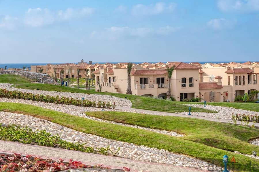 Chalet for sale, 150 meters + garden 50 meters, ready for immediate receipt, fully finished, in the most prestigious village in Ain Sokhna, La Vista G 2