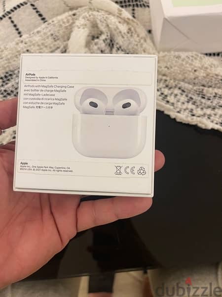 Apple AirPods 3rd Generation with Megsafe 8