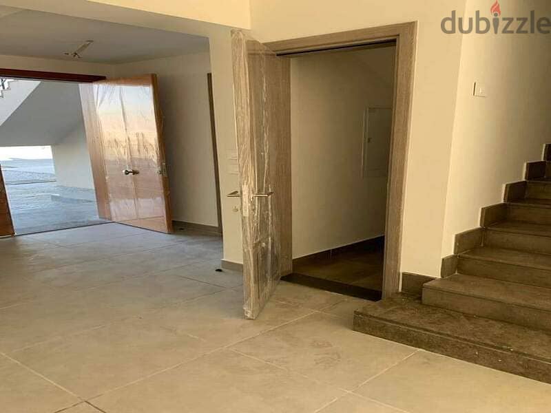 A 135m apartment, finished, in installments over 8 years without interest, in Al Burouj Compound 4