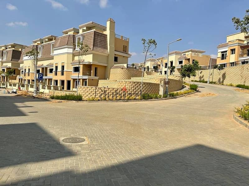 villa 239m for sale in New Cairo with a 42% discount in sarai Compound 7
