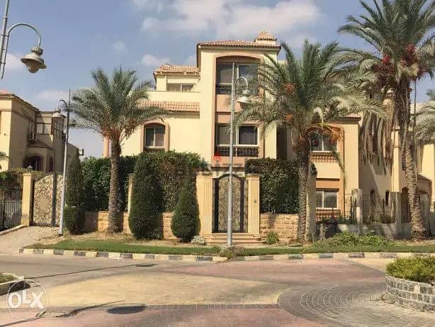 town house middle  for sale in palm hills new cairo compound ready to move 225 m prime location 2