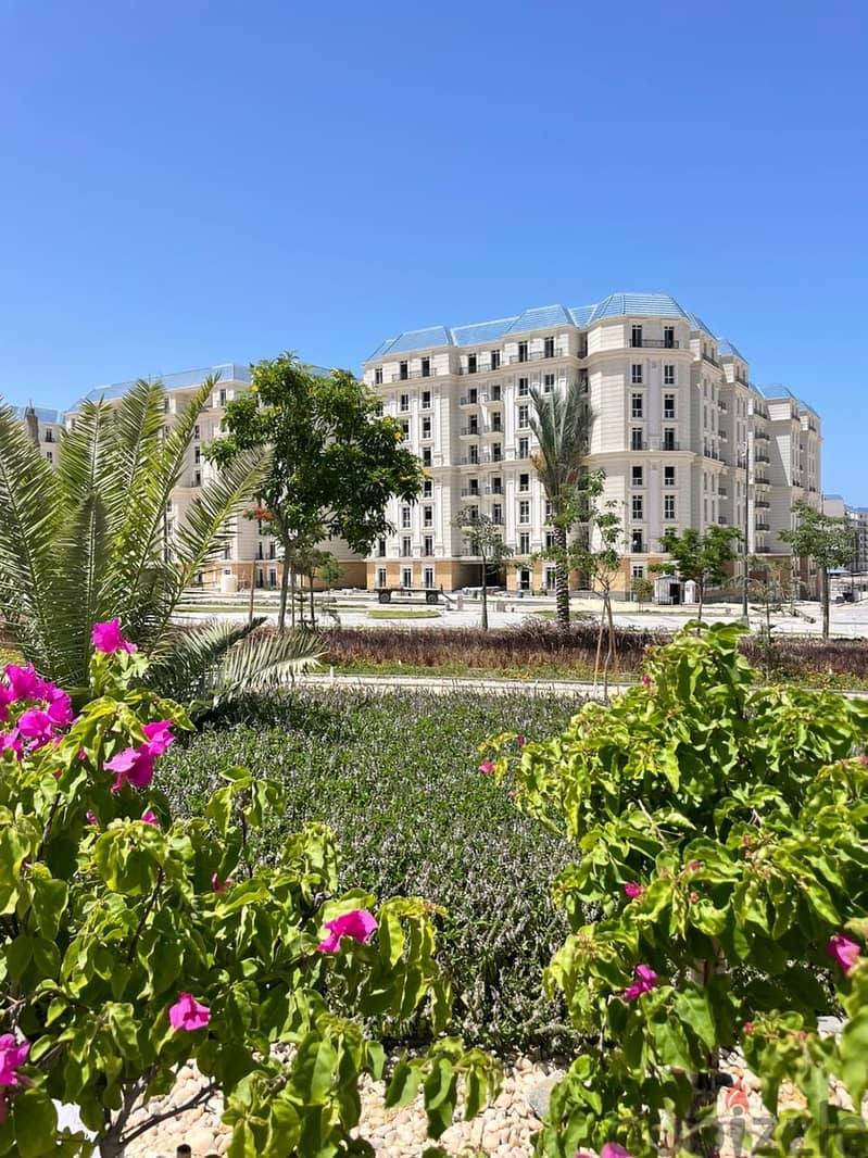 Apartment for immediate residence with a fantastic view on the central lake and the towers (fully finished) in the Latin Quarter of New Alamein 4