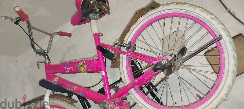 دراجة بناتي مقاس ٢٠ مستوردة لون مميز 1
