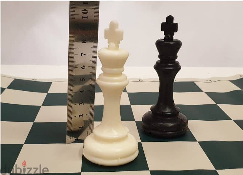 طقم شطرنج حجم كبير - جودة عالية مع رسمة للعب خامة جلد 1
