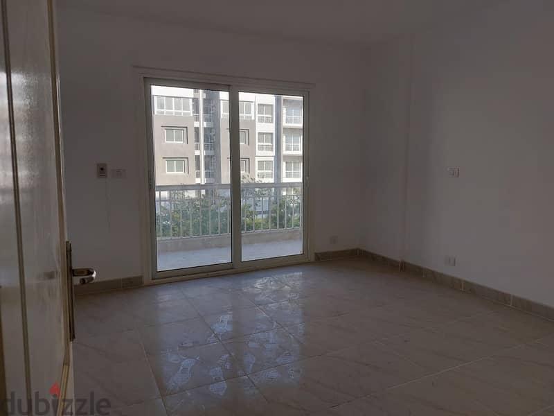 Prime Apartment for Rent in Madinaty, 200 sqm, Wide Garden View, B12, Opposite Craft Zone 3