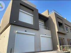 Townhouse corner for rent in Etapa Compound