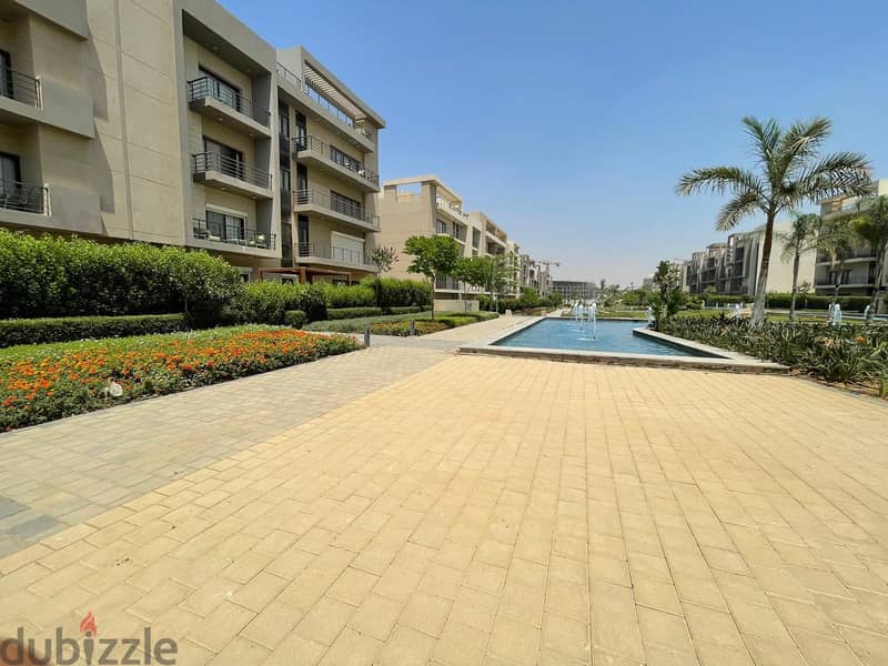 for sale in Fifth square Almarasem Apartment ground floor 220m with garden 3