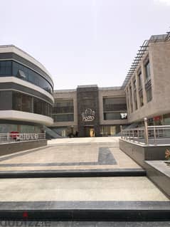 clove mall el koronfel new cairo صيدلية للايجار 87 متر  دور ارضي بمنطقة القرنفل التجمع الخامس