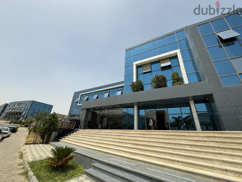 مكتب للايجار 71 متر مساحة مفتوحه متشطب بالكامل وبالتكيفات بالقرب من سعودى ماركت 12