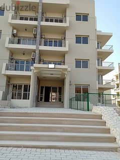 شقة 134م للبيع بكمبوند ادريس في الشيخ زايد متشطبة بالتكييفات فيو مميز