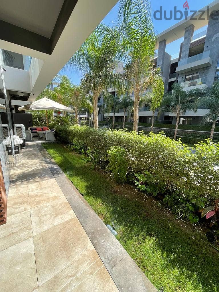 Immediate receipt of a ground floor apartment with an ultra super luxury garden in the heart of Golden Square in La Vista El Patio 7 in the Fifth Sett 1