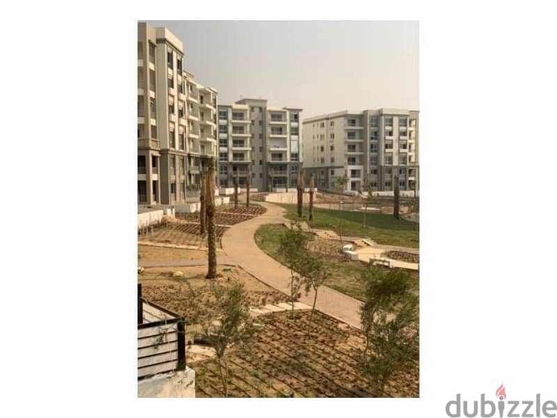 apartment 130m for sale prime location in Marasem - fifth square First Floor under market price , view landscape 7