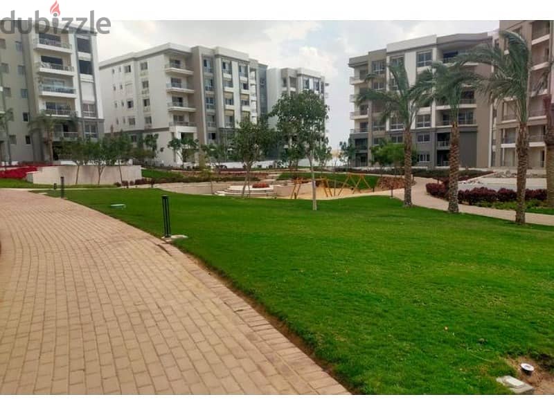 apartment 130m for sale prime location in Marasem - fifth square First Floor under market price , view landscape 12