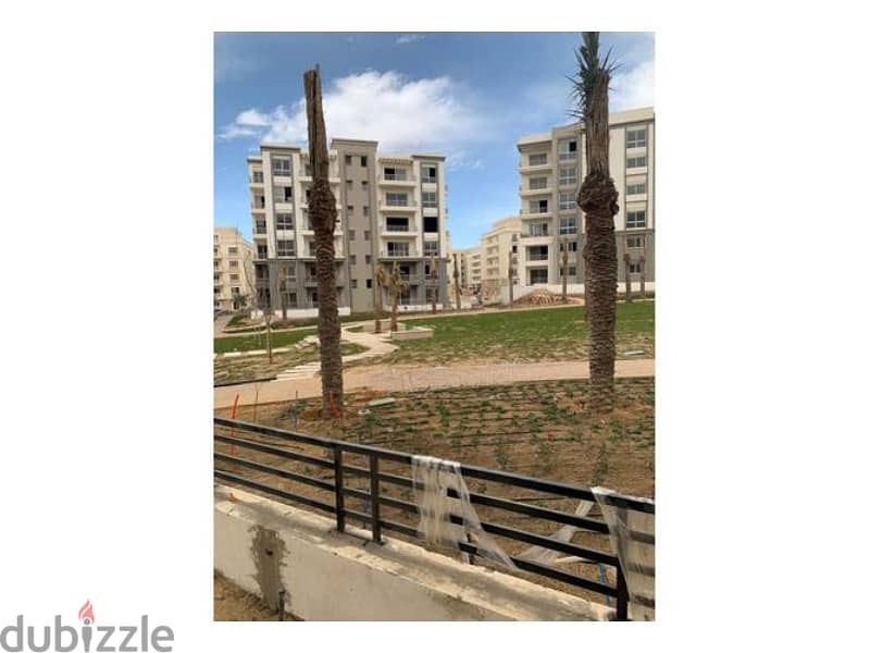 for sale apartment 130m  prime location in Marasem - fifth square   under market price , view landscape 2
