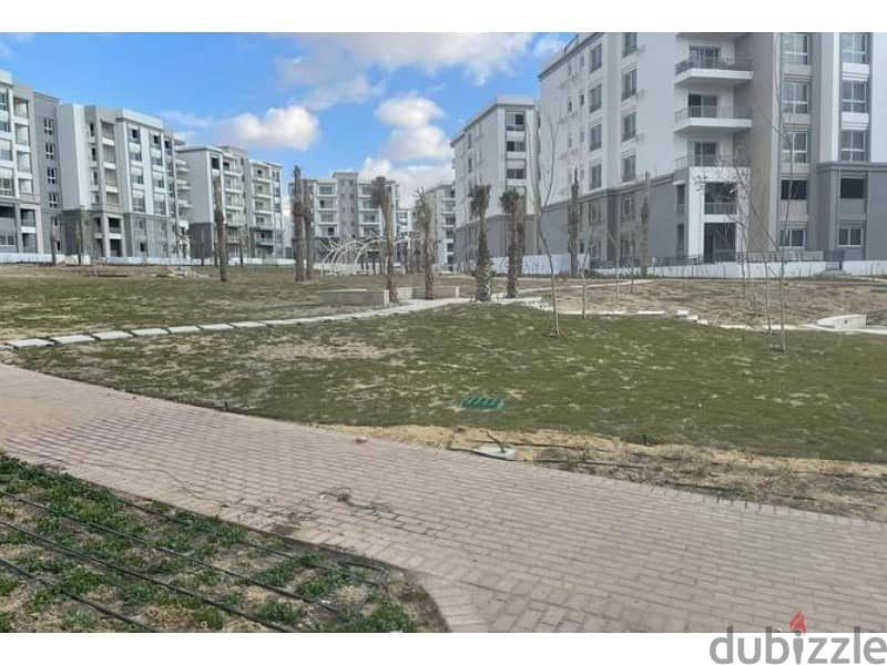 for sale apartment 130m  prime location in Marasem - fifth square   under market price , view landscape 3