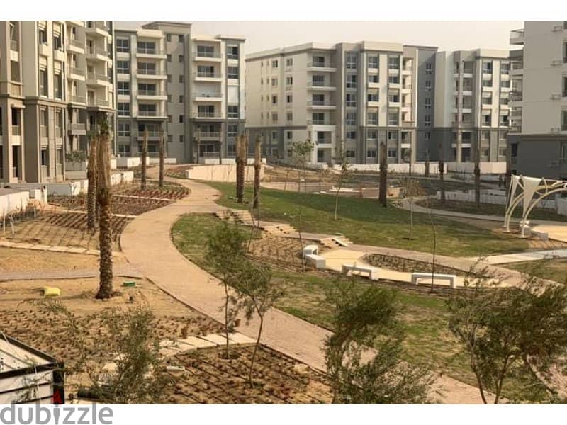 for sale apartment 130m  prime location in Marasem - fifth square   under market price , view landscape 5