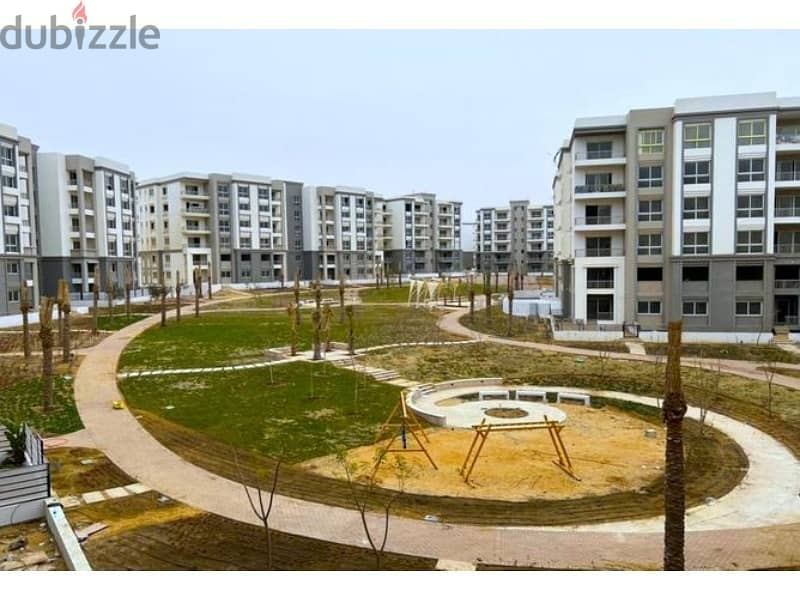for sale apartment 130m  prime location in Marasem - fifth square   under market price , view landscape 8